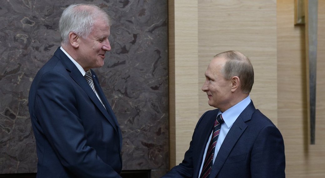 CSU-Chef Horst Seehofer trifft Wladimir Putin bei seiner Russland-Reise in Moskau