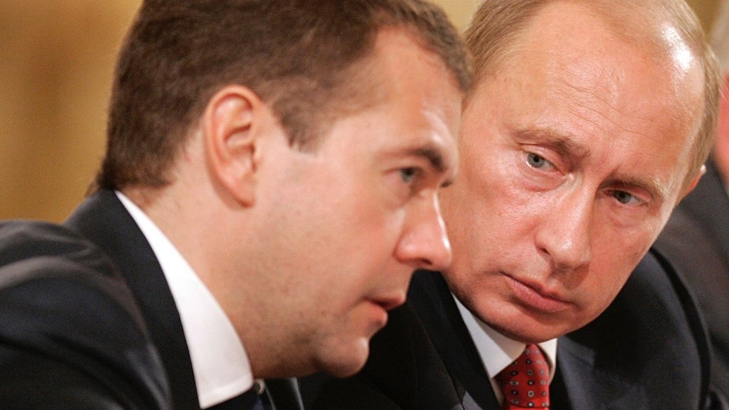 Dmitri Medwedew (li.) und Wladimir Putin (re.)