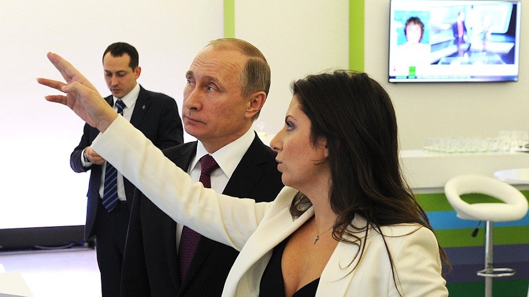 Wladimir Putin und Russia-Today-Chefredakteurin Margarita Simonjan.