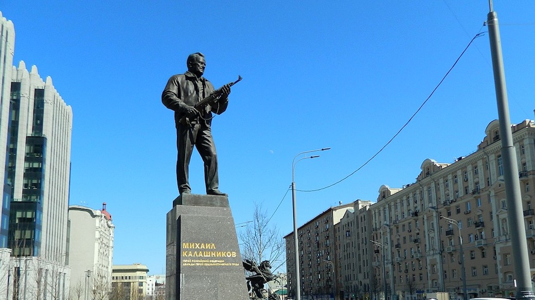 Kalaschnikow Statue Moskau
