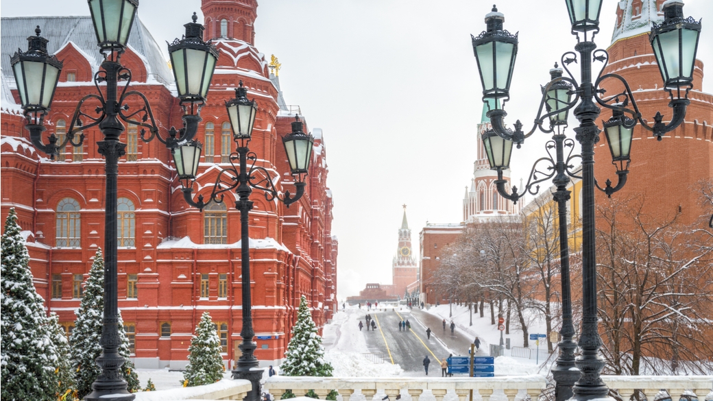 https://www.shutterstock.com/de/image-photo/manezhnaya-square-overlooking-moscow-kremlin-winter-1289511436?src=klIjnBWPn4iD_LkS8RPElg-1-12